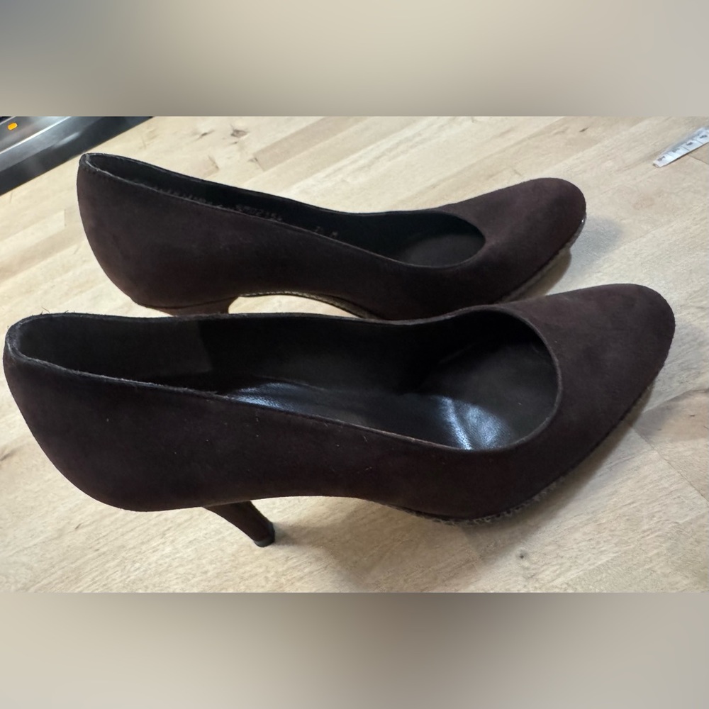 Stuart Weitzman chocolate Brown Suede Heels - Picture 13 of 14